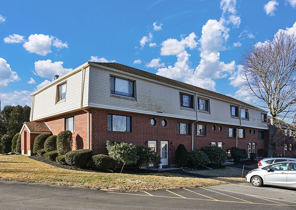 1st image of 30 Sterling Ln Unit 30