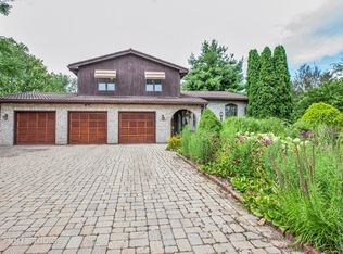 13N552 Chisholm Trl, Elgin, IL 60124