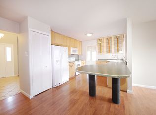 204 W Meadowland Ln, Sterling, VA 20164