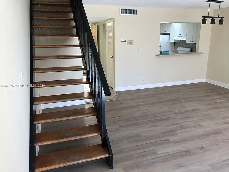 18101 NW 68th Ave #E207 — Photo 2