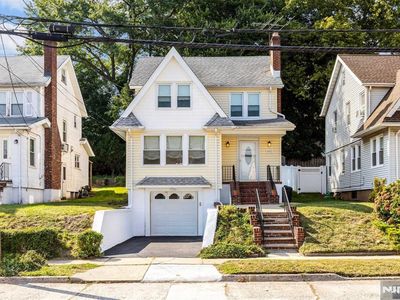 692 Chestnut Ave, Teaneck, NJ, 07666