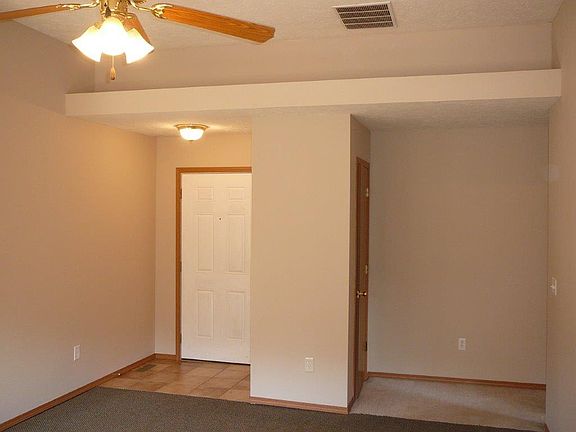 4th image of 867 S Natalie Ave