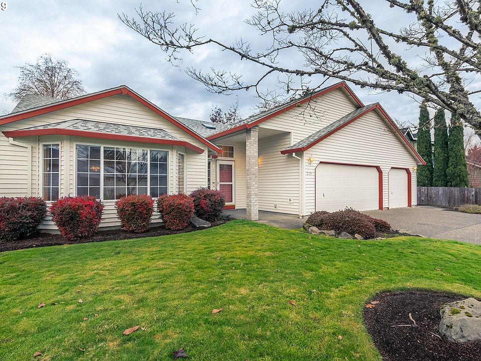 1st image of 204 NE 136th St