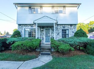 30819 Lund Ave, Warren, MI 48093