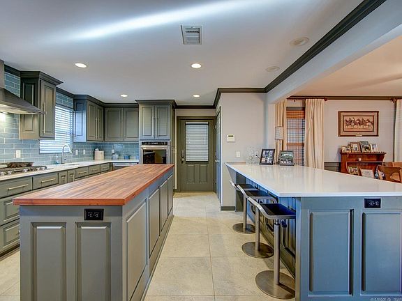 2nd image of 118 Trivista Right St