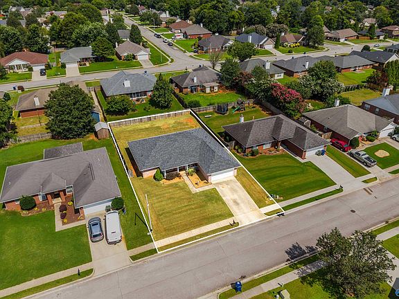 2nd image of 139 Clover Ridge Dr