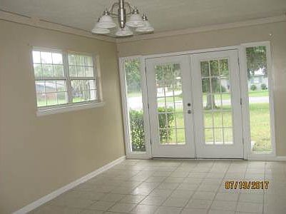 4th image of 369 SW McFarlane Ave