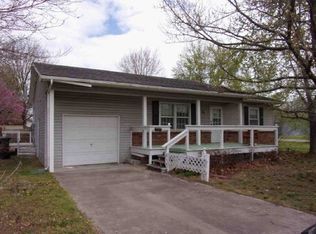 405 6th St, Oswego, KS 67356