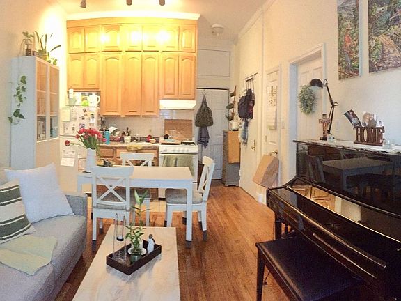 4th image of 1384 Lexington Ave #2F