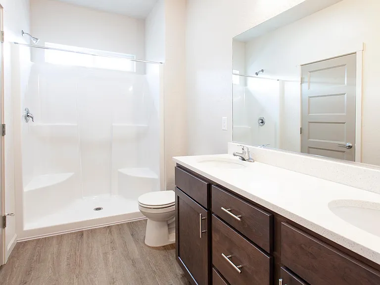 Prairie Pointe Apartments and Townhomes — Photo 46