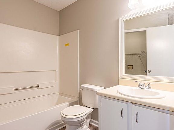 4th image of 724 Timber Ridge Trl