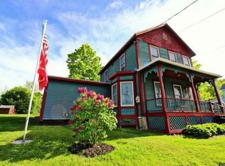 11 Seward St, Hoosick Falls, NY 12090