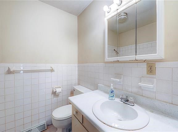 4th image of 1708 Miami St