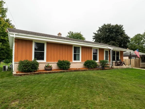 1614 N Lakeview AVENUE, Port Washington, WI 53074