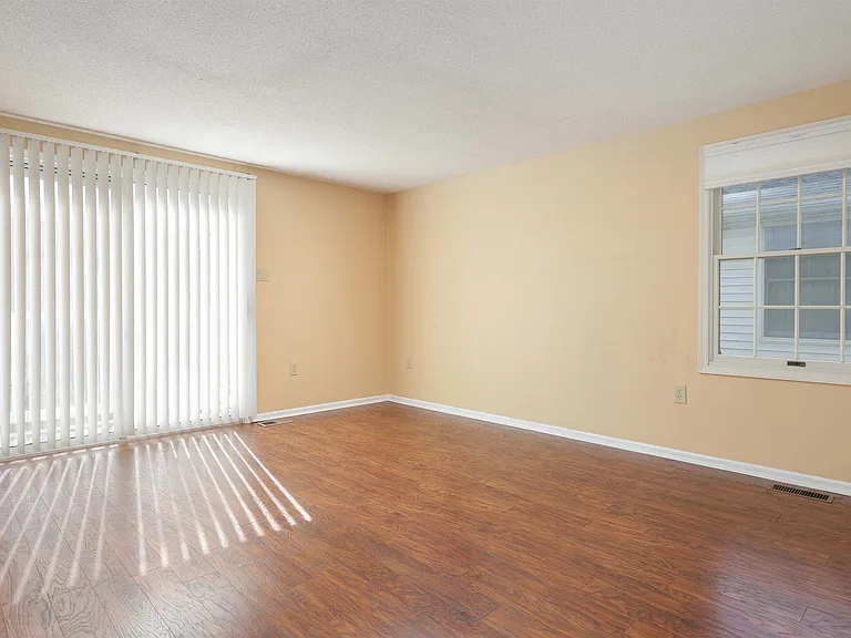 16 Pine Tree Ln — Photo 18