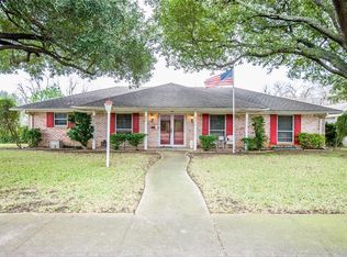 1616 Little Creek Dr, Waxahachie, TX 75165