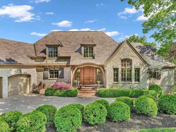 208 Fall Creek Rd, Lawrence, KS 66049