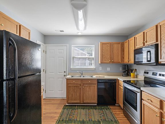 4th image of 4837 Shady Tree Ln