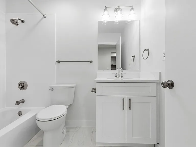 30 Monument Sq #101 — Photo 10
