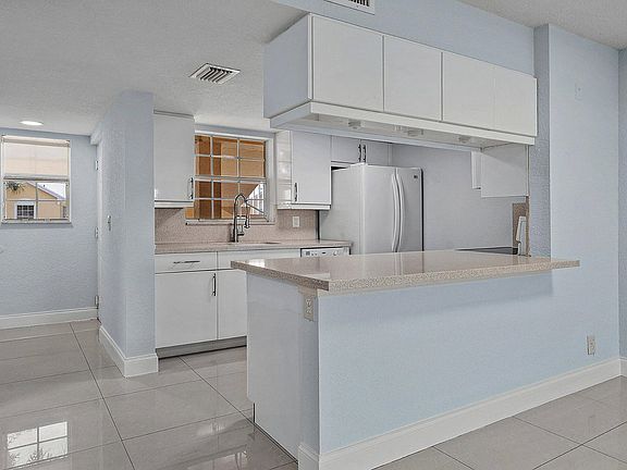 2nd image of 6300 La Costa Dr