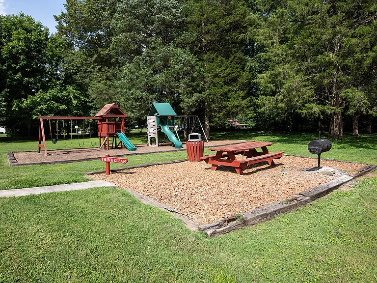 Park Hills Apartments — Photo 21