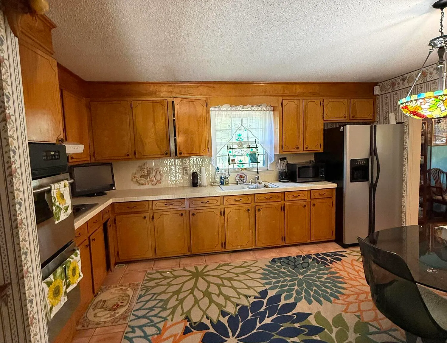 4 bed, 2.5 bath, 2011 sqft, $3,000 — Photo 3