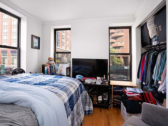 2nd image of 346 E 110th St #3C
