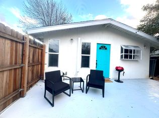 20340 Coulson St, Woodland Hills, CA 91367