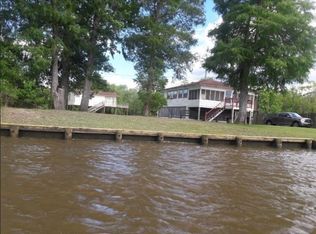 8821 Hallstrom St, Moss Point, MS 39562