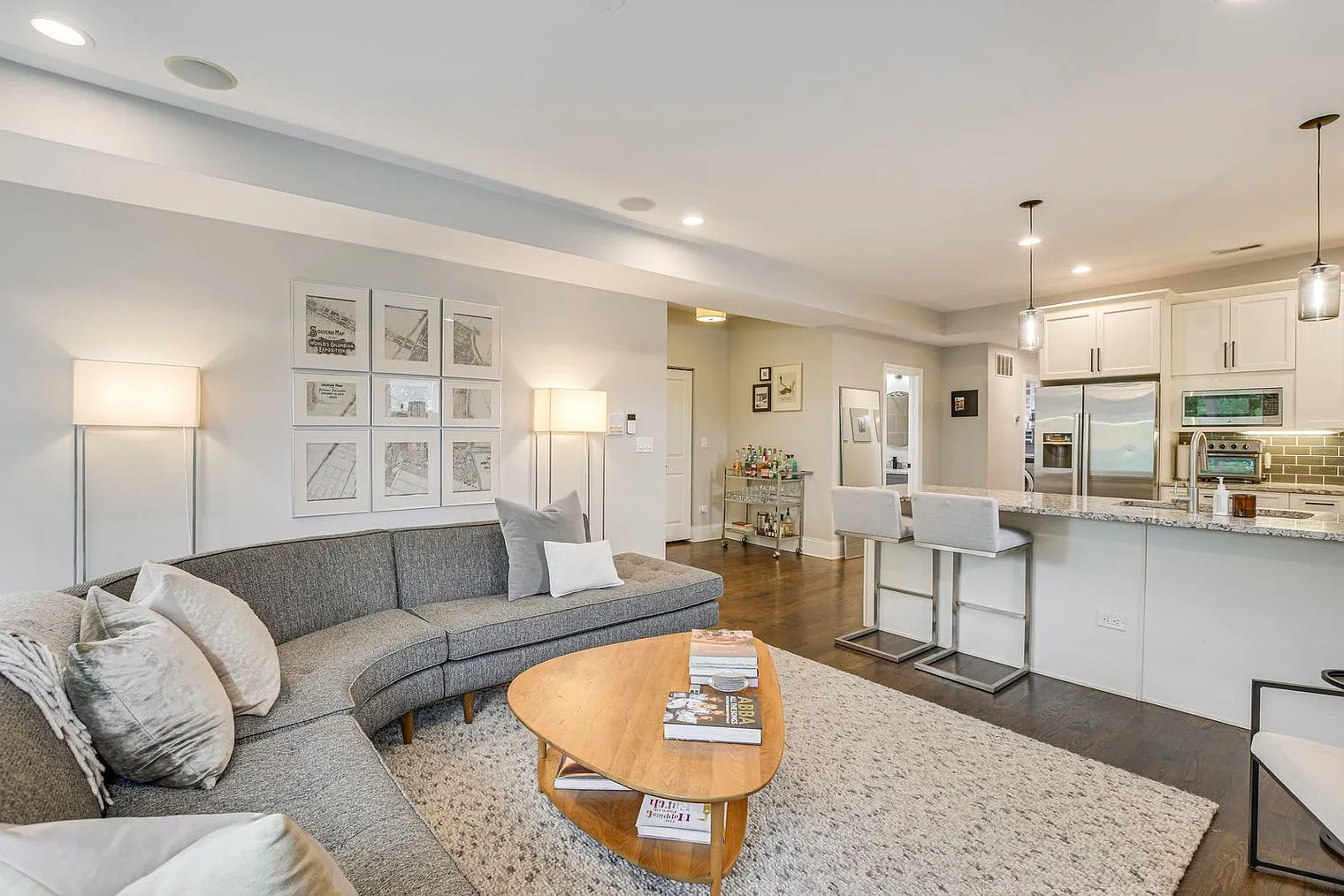 2 bed, 2.0 bath, 1194 sqft, $4,257 — Photo 3