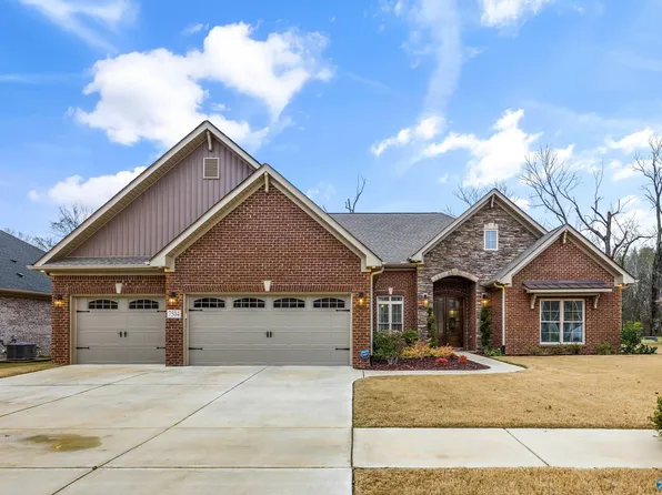 7504 Flint Crossing Cir, Owens X Rds, AL 35763