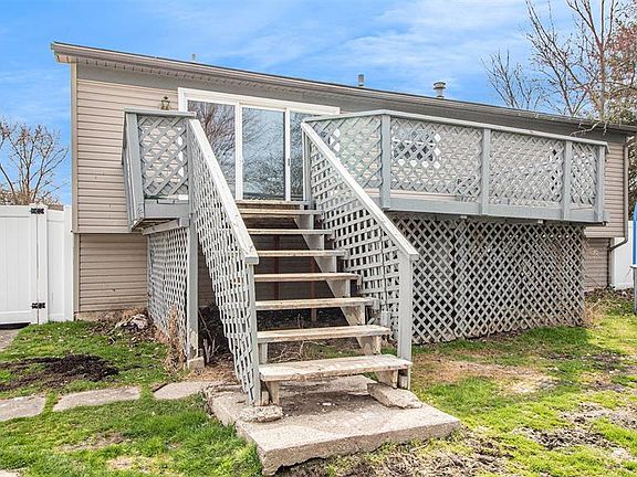 5th image of 44490 Albert Dr