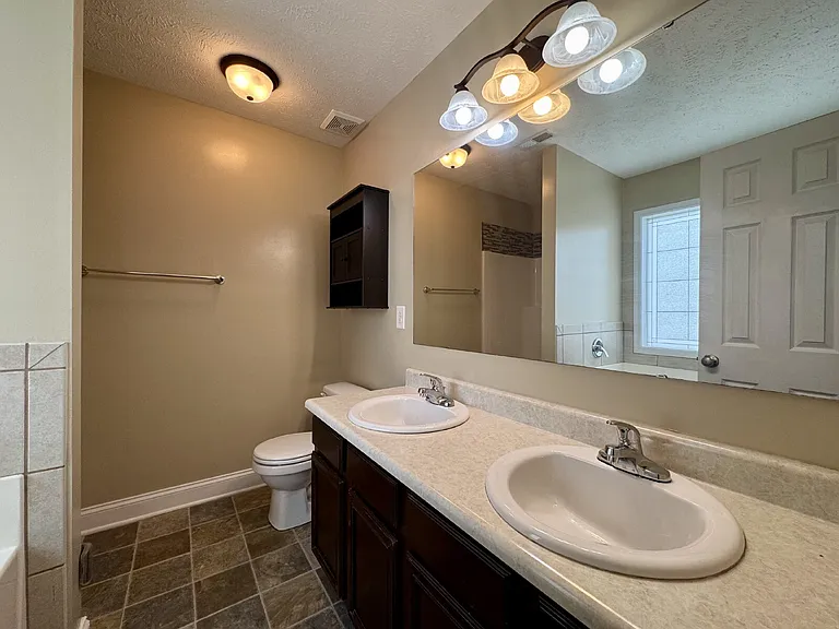 230 Hunters Creek Dr — Photo 11
