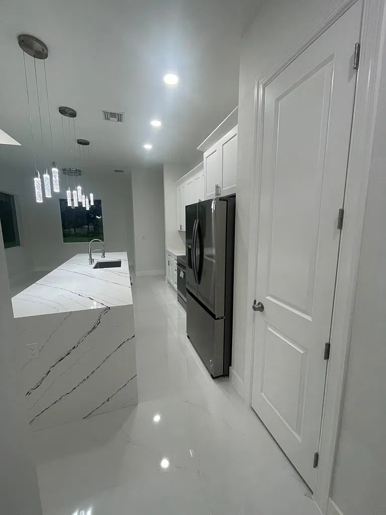 3 bed, 2100 sqft, $2,000 — Photo 1