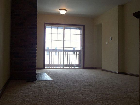 4th image of 706 Torrey Ln APT C