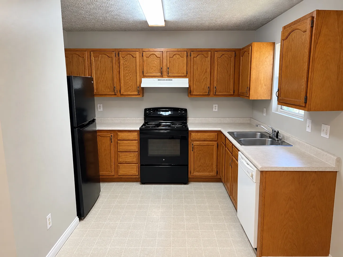3 bed, $1,195 — Photo 3