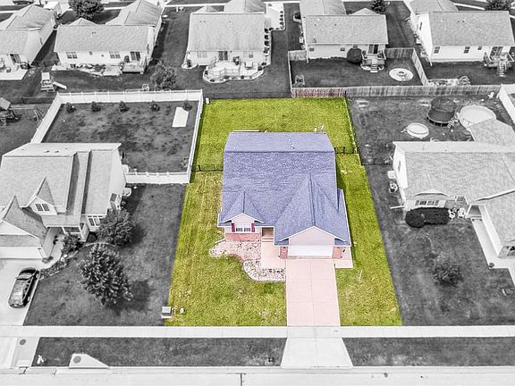 3rd image of 1405 Deerfield Dr