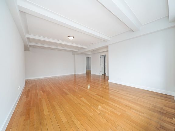 4th image of 400 E 58th St APT 14A