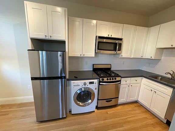 3rd image of 1525 Spruce St APT 27