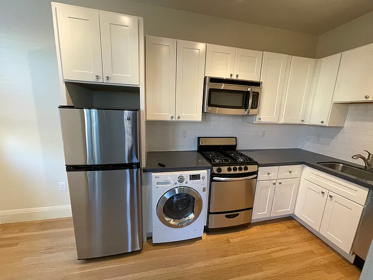 1525 Spruce St #27 — Photo 3
