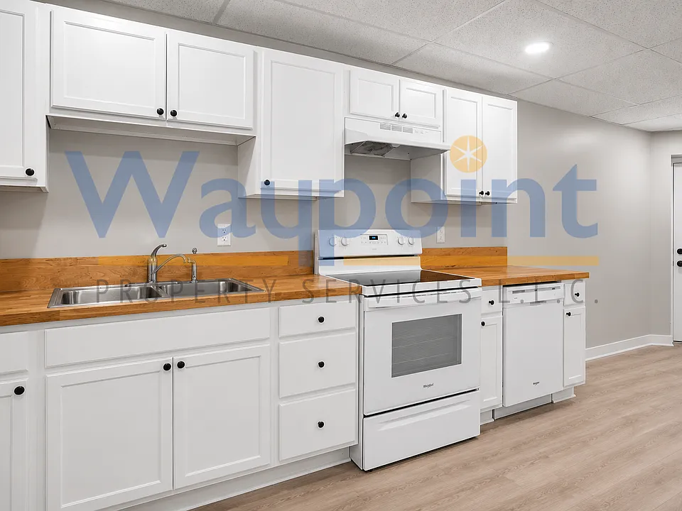 184 Superior St