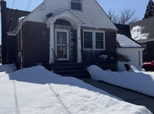 22 Governor Rd, Staten Island, NY 10314