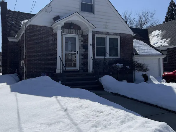 22 Governor Rd, Staten Island, NY 10314