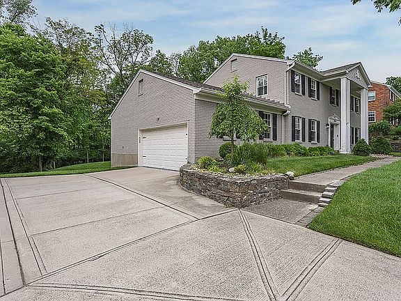 2nd image of 10012 Windzag Ln