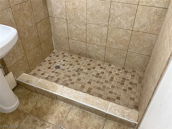 4th image of 3720 Royal Crest St APT 14