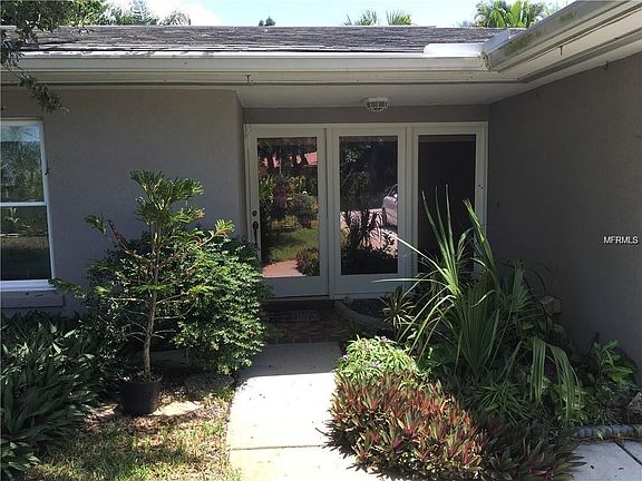 2nd image of 1041 Palm Dr