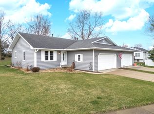 1012 Laesch Ave APT A, Bloomington, IL 61704