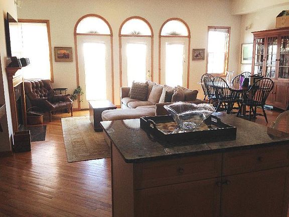 2nd image of 2533 N Southport Ave #2GH
