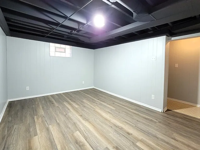 2716 White Oak Ave — Photo 11