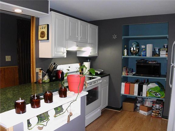 5th image of 29 Sherwood Valley Ln